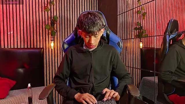 Tommy Fox online show from 04-09-26, 01:16