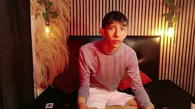 Tommy Fox online show from 04-14-26, 01:06