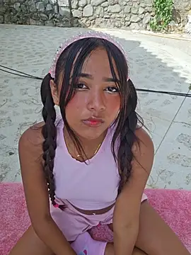 Snapshot of Pretty_karol chatting on 05-23-26, 01:48 Pretty karol online show from 05-23-26, 01:48