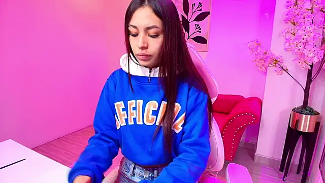 Charlotte bower online show from 03-31-26, 11:21