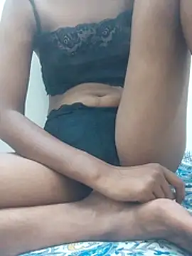 Snapshot of Cute_Tiyaa chatting on 07-13-26, 07:33 Cute Tiyaa online show from 07-13-26, 07:33
