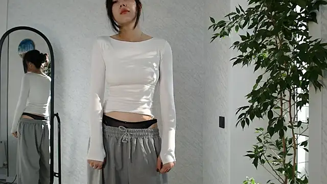 SecretTiny online show from 04-08-26, 02:00