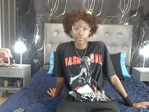 Snapshot of LeinFoxx chatting on 03-30-26, 11:17 LeinFoxx online show from 03-30-26, 11:17