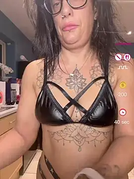 Snapshot of IvyBelleMilf chatting on 06-17-26, 02:58 IvyBelleMilf online show from 06-17-26, 02:58
