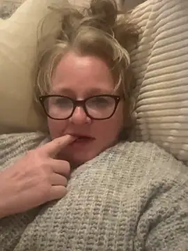 Tinchen Milf online show from 04-08-26, 07:47