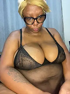 BoobsQueeen online show from 07-04-26, 11:00