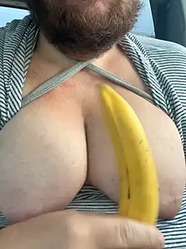 hugemanbreasts online show from 07-25-26, 10:46