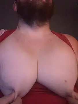 hugemanbreasts online show from 07-30-26, 04:33