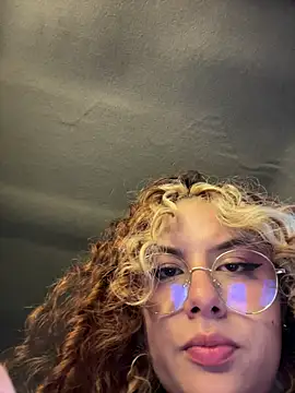 Snapshot of Amber-fire chatting on 03-31-26, 10:21 Amber-fire online show from 03-31-26, 10:21