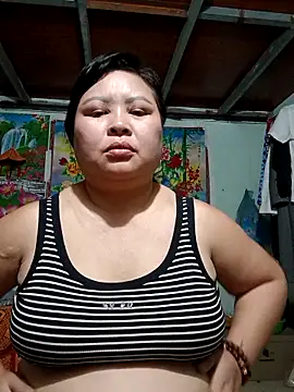 Snapshot of Monglan-c chatting on 04-01-26, 01:41 Monglan-c online show from 04-01-26, 01:41