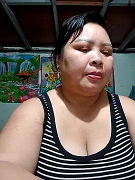 Snapshot of Monglan-c chatting on 04-28-26, 03:06 Monglan-c online show from 04-28-26, 03:06