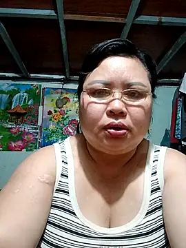 Snapshot of Monglan-c chatting on 05-04-26, 03:52 Monglan-c online show from 05-04-26, 03:52