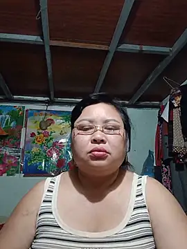 Snapshot of Monglan-c chatting on 05-14-26, 03:19 Monglan-c online show from 05-14-26, 03:19