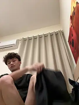 sexyboy-3525 online show from 04-13-26, 04:07