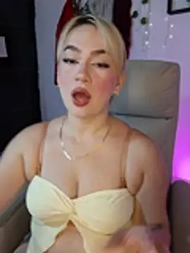 Snapshot of Carolina_2403 chatting on 07-11-26, 10:55 Carolina 2403 online show from 07-11-26, 10:55
