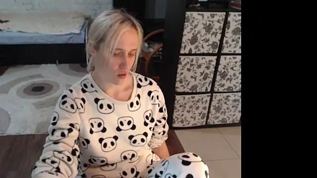 Sweet hot shrmp online show from 06-12-26, 12:37