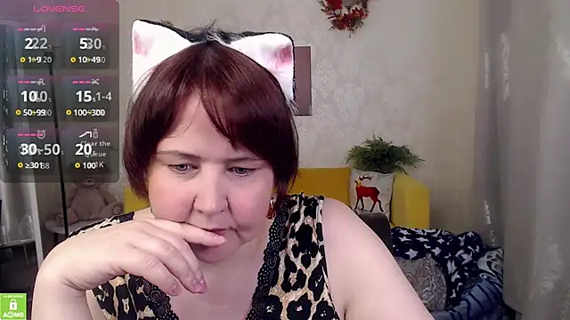 Snapshot of QUEEN02030 chatting on 06-24-26, 06:34 QUEEN02030 online show from 06-24-26, 06:34