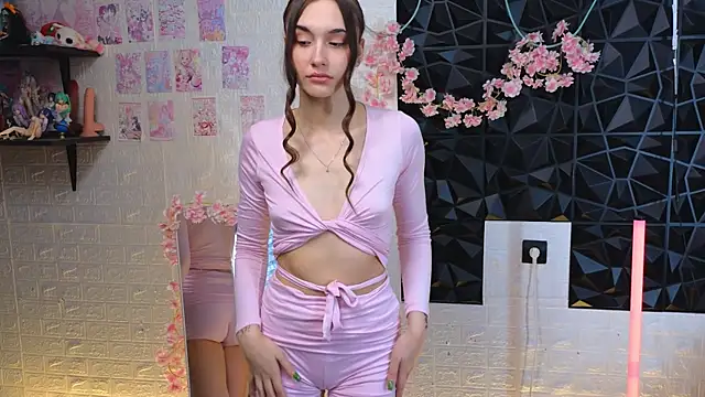 belle cute online show from 04-24-26, 03:09