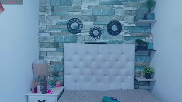 Skylernaomi online show from 04-27-26, 01:20