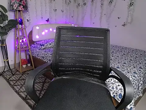 Naughty Stripgirl0 online show from 05-10-26, 04:56