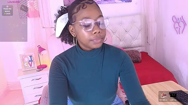 emily smith18 online show from 04-24-26, 12:07
