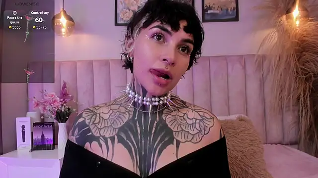 Luana fiore online show from 04-05-26, 12:24