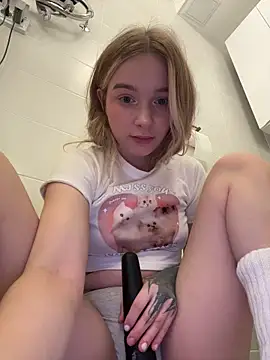 Snapshot of -mimi-mia- chatting on 04-09-26, 03:06 -mimi-mia- online show from 04-09-26, 03:06