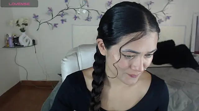 Snapshot of FreyaRouge chatting on 04-04-26, 02:25 FreyaRouge online show from 04-04-26, 02:25