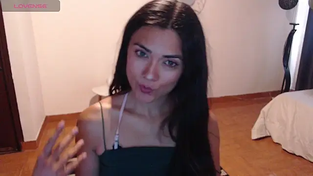 Snapshot of FreyaRouge chatting on 04-11-26, 03:16 FreyaRouge online show from 04-11-26, 03:16