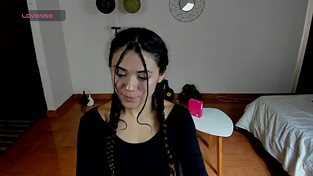 Snapshot of FreyaRouge chatting on 04-25-26, 02:36 FreyaRouge online show from 04-25-26, 02:36