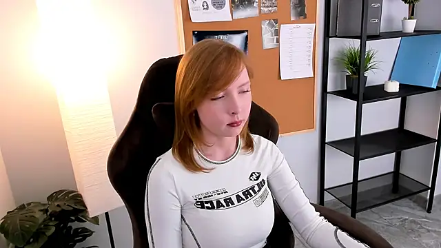CherryCrushLove online show from 04-25-26, 01:41