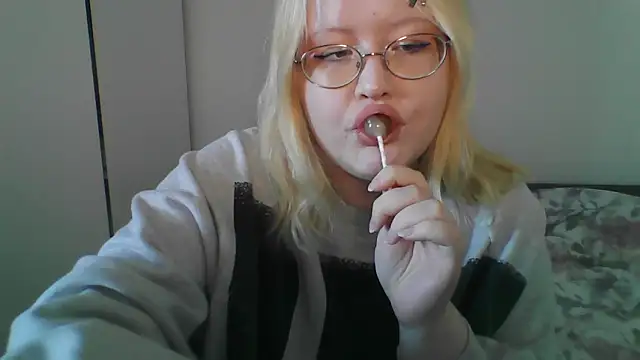 Snapshot of Elayne_Sweet chatting on 04-18-26, 08:07 Elayne Sweet online show from 04-18-26, 08:07