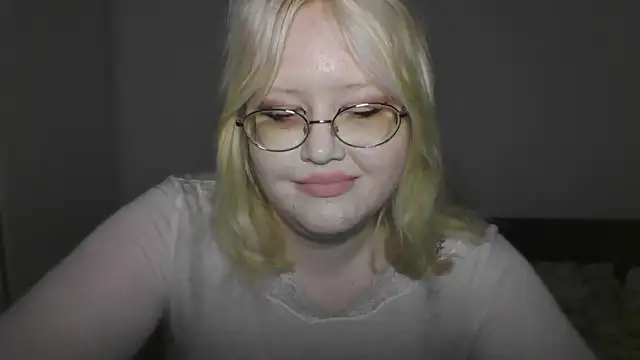 Snapshot of Elayne_Sweet chatting on 05-17-26, 06:11 Elayne Sweet online show from 05-17-26, 06:11