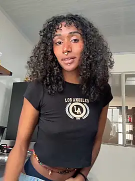 Snapshot of Sun_lynx_Love chatting on 04-16-26, 06:09 Sun lynx Love online show from 04-16-26, 06:09