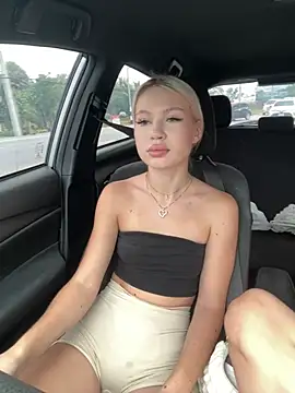 Snapshot of Kiss_Auroraa chatting on 05-16-26, 04:53 Kiss Auroraa online show from 05-16-26, 04:53