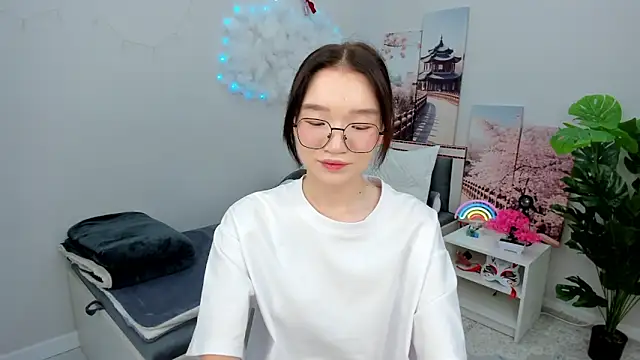Snapshot of syuri_sun chatting on 06-11-26, 02:37 syuri sun online show from 06-11-26, 02:37