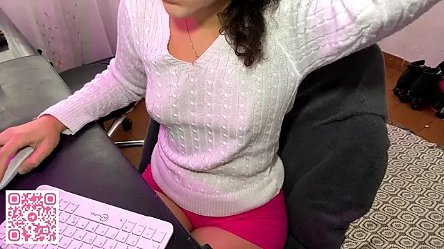 petitecurlybrunette online show from 06-26-26, 04:22