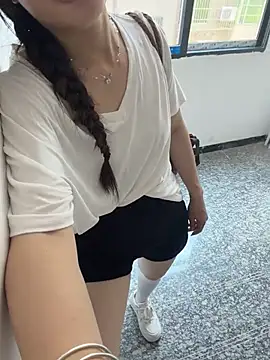 Snapshot of Xiaoyunduo1 chatting on 06-22-26, 05:59 Xiaoyunduo1 online show from 06-22-26, 05:59