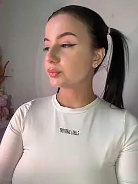 L0LA XO online show from 04-10-26, 11:15