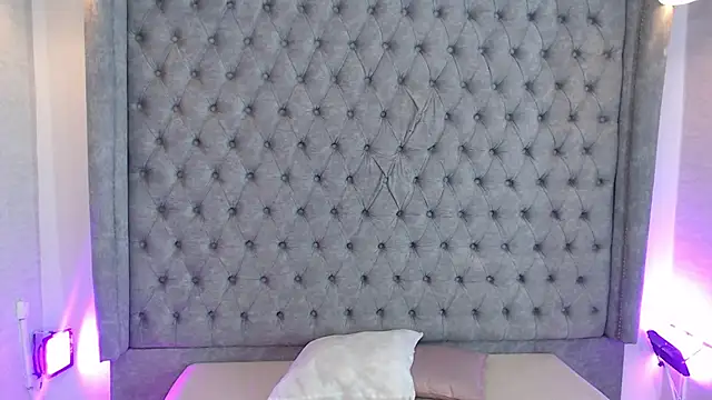 Snapshot of Gyal_Smith chatting on 04-12-26, 03:33 Gyal Smith online show from 04-12-26, 03:33