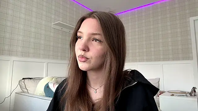 CassondraBern online show from 04-07-26, 02:06