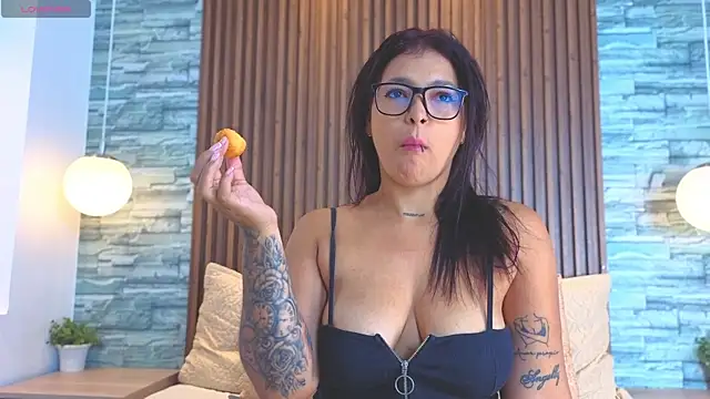 Mia milf x online show from 06-09-26, 11:22