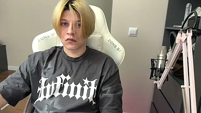 loverria1 online show from 04-03-26, 11:41