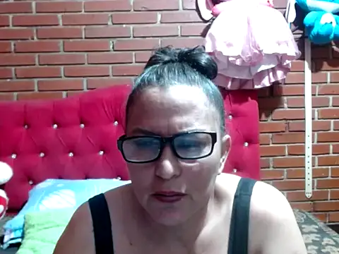 Snapshot of kristalmarelyn chatting on 05-30-26, 07:38 kristalmarelyn online show from 05-30-26, 07:38