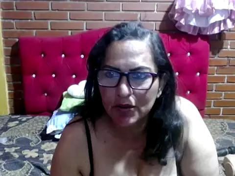 Snapshot of kristalmarelyn chatting on 06-02-26, 06:04 kristalmarelyn online show from 06-02-26, 06:04