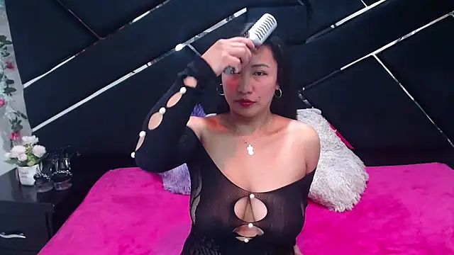 SalmaSantos  online show from 05-06-26, 02:29