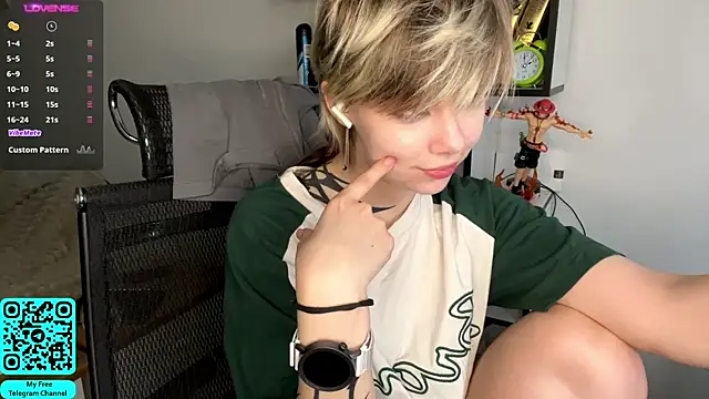 MadalynNosel online show from 04-29-26, 07:12