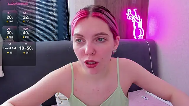 Snapshot of Marie_Reyess chatting on 04-23-26, 04:14 Marie Reyess online show from 04-23-26, 04:14
