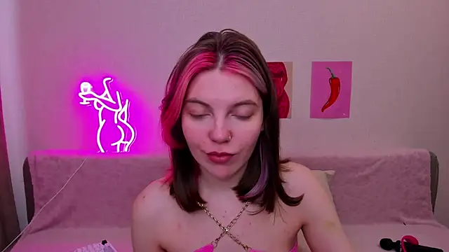 Snapshot of Marie_Reyess chatting on 04-30-26, 03:24 Marie Reyess online show from 04-30-26, 03:24