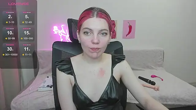 Snapshot of Marie_Reyess chatting on 05-13-26, 01:58 Marie Reyess online show from 05-13-26, 01:58